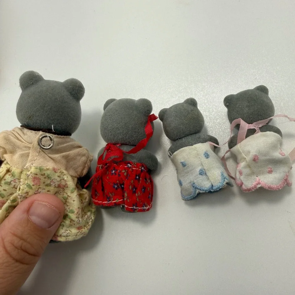 Vintage Sylvanian Families Calico Critters Evergreen Gray Bear Family Set of 6